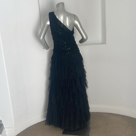 Tadashi Shoji One Shoulder Sequin Mesh Tiered Black Gown Size 6 - Picture 13 of 15